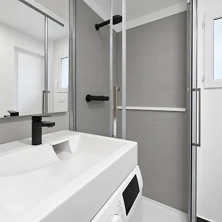 Apartment Design Avec Terrasse 2 Pers *
